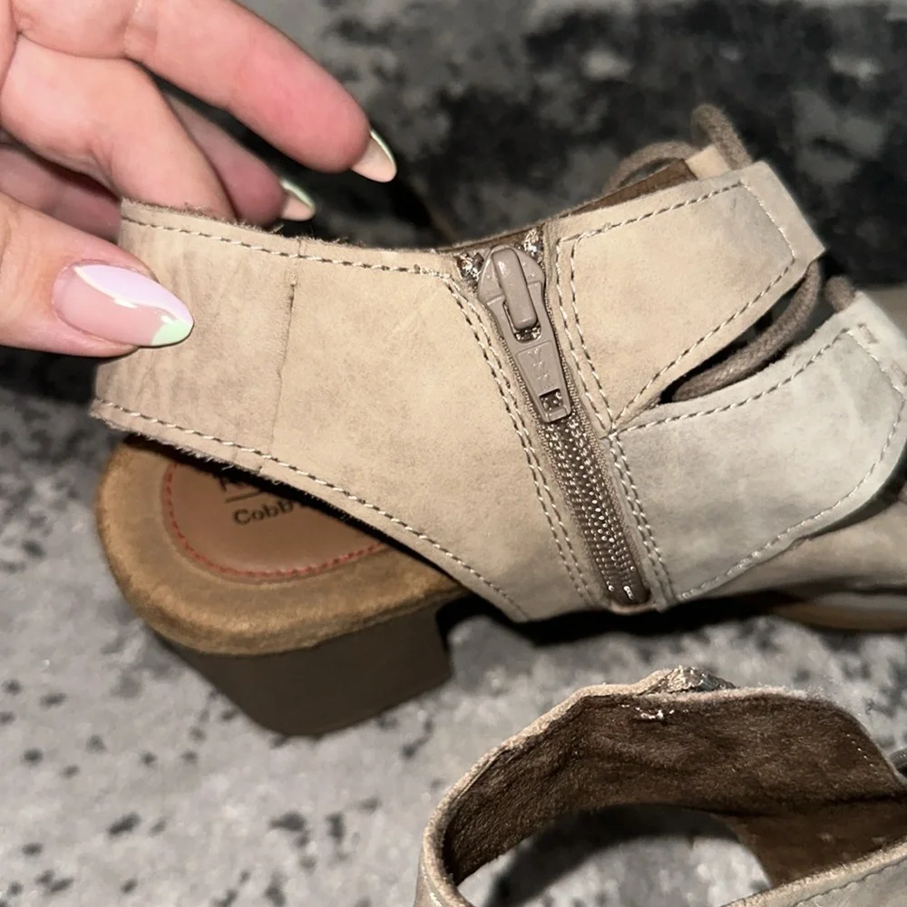 Rockport lace up casual block heels  in beige earth tones